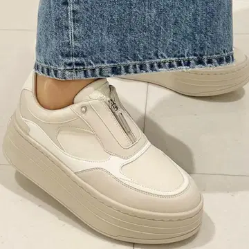 다이애나플러스 스니커즈