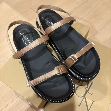 새상품급 LE TALON 젬 피스 샌들 핑크 M