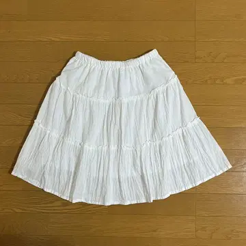 화이트 티어드 플레어 스커트