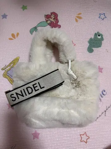 SNIDEL 화이트 퍼 숄더백