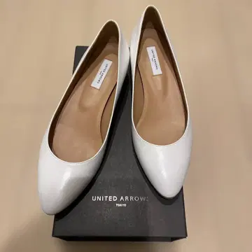UWBC 유나이티드 애로우즈 아몬드 펌프스 36