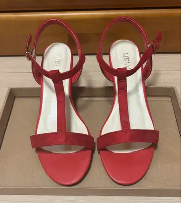 미사용 새상품 Vivian 샌들 빨간색 레드