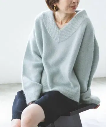 noble YAK 와이드 V넥 니트 블루