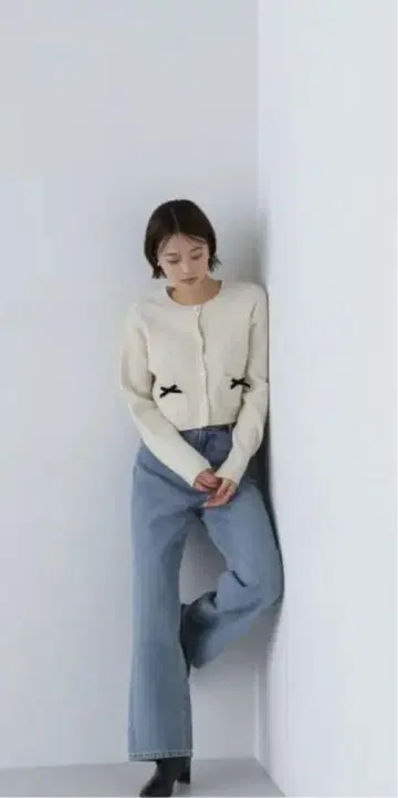 내추럴뷰티베이직 트위디 라메 숏 가디건