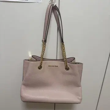 MICHAEL KORS 핑크 백 골드 체인