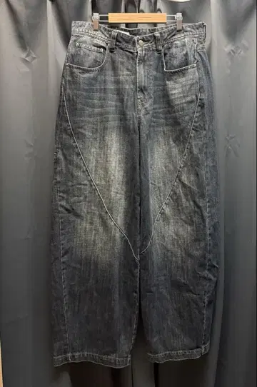 ZARA 벌룬 핏 스티치 청바지 설날 한정판 출시 아이템