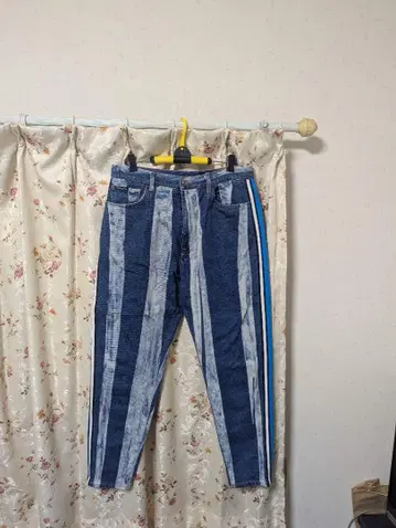돌체앤가바나 사이드 라인 데님 청바지