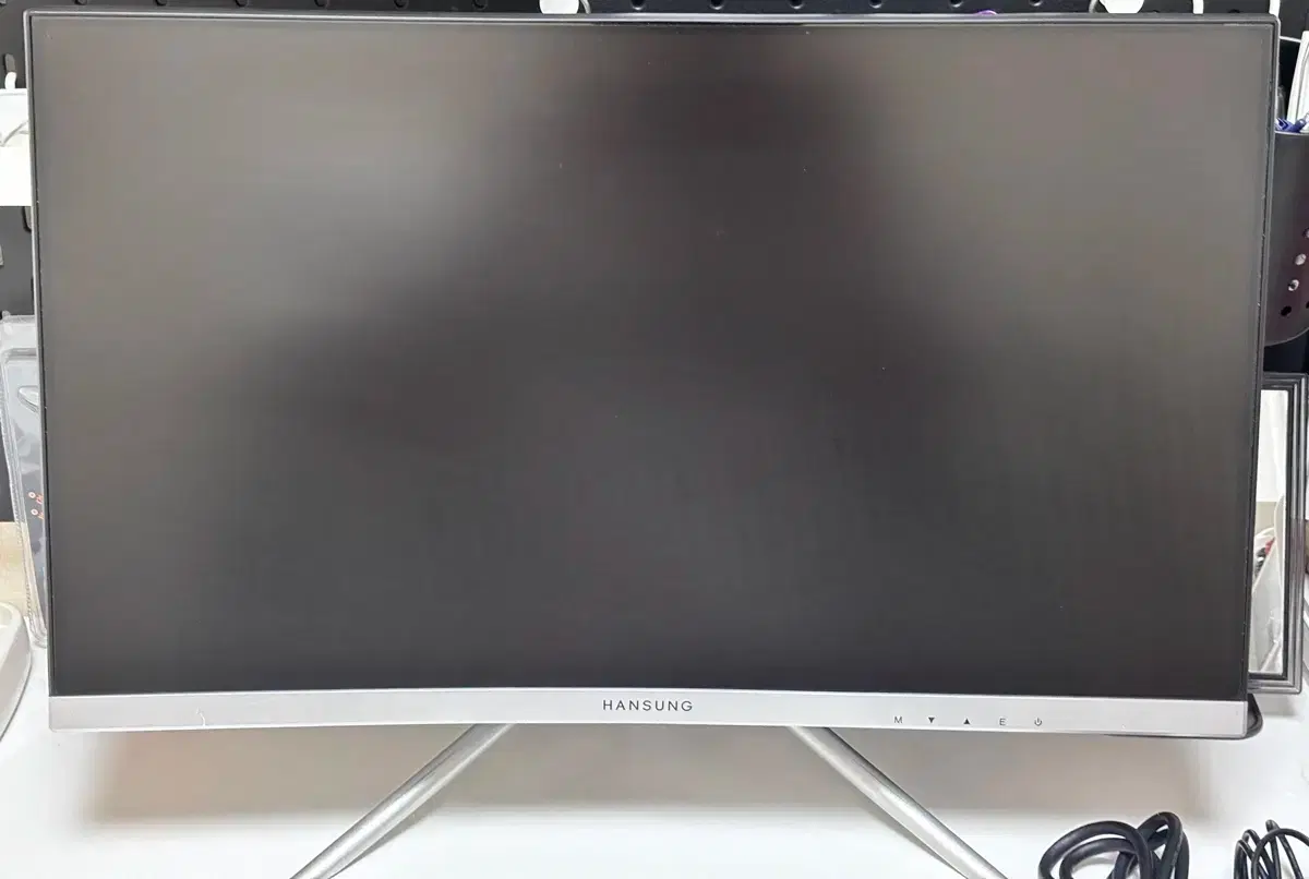 한성 ULTRON 24인치 커브드 모니터