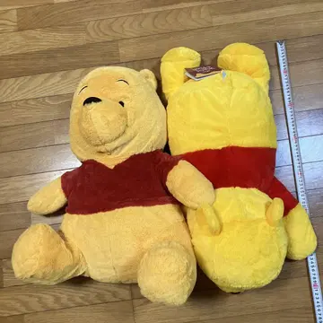 커다란 푸우 봉제 인형 2개