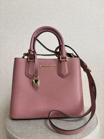 MICHAEL KORS *ADELE 미디엄 메신저* 로즈