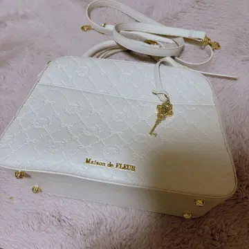 메종 드 플뢰르 모노그램 숄더백