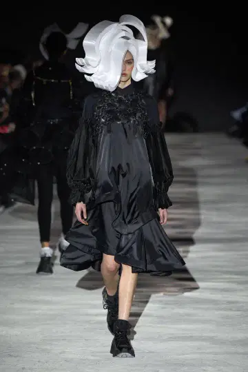 [미사용 새상품] noir kei ninomiya 꽃 하네스