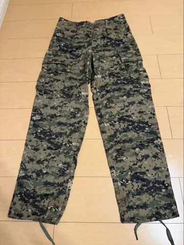 [ 새상품급 ] 디지털 카모플라쥬 카고 팬츠
