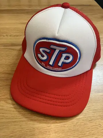 STP 트래커 캡 레드/화이트