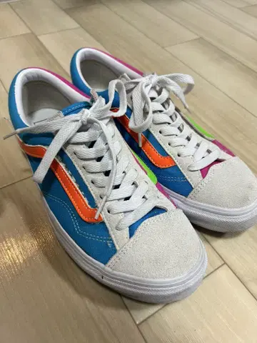 VANS 스니커즈