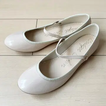 새상품 브리짓 버킨 스트랩 에나멜 플랫슈즈 펌프스