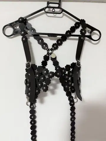 noir kei ninomiya 하네스 플라워