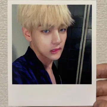 BTS V 사인 포함 사진 폴라로이드