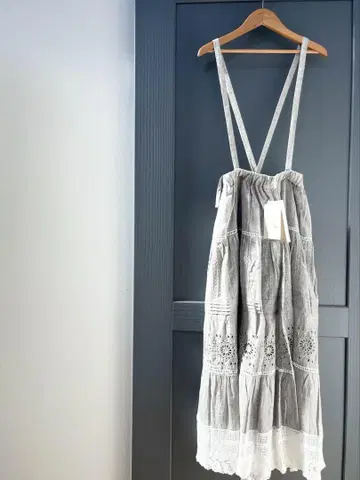 사만사 모스모스 kazumi 콜라보 멜빵 스커트
