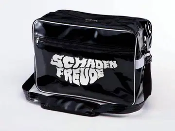 SCHADENFREUDE International 에나멜 숄더백