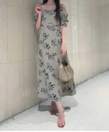 SNIDEL 오프숄더 시어 레이어드 디자인 원피스