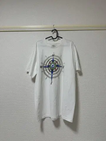 나침반 T셔츠