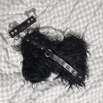 DimMoire 딤모아르 뼈 모양 퍼 미니백