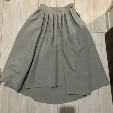 [미사용] The Virgnia 그레이 플레어 스커트