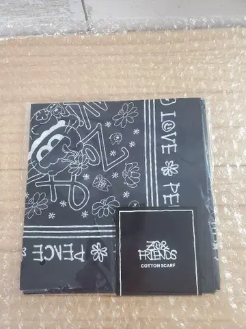 ZO&FRIENDS 팝업 ZOA 스카프