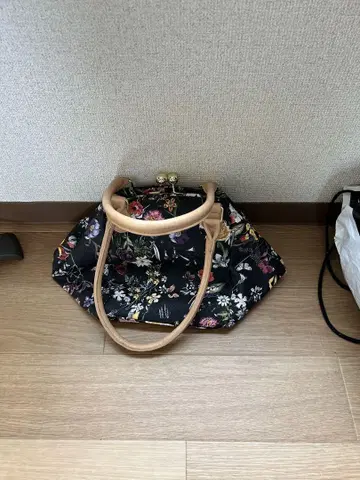 꽃무늬 가마구치 핸드백