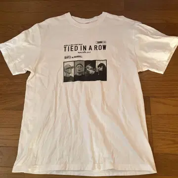 TIED IN A ROW 화이트 티셔츠 XL
