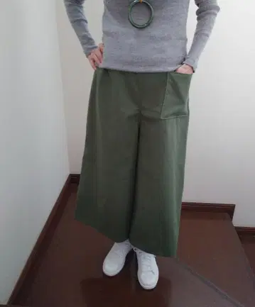 가을 컬러 예뻐 보이는 가우초 팬츠