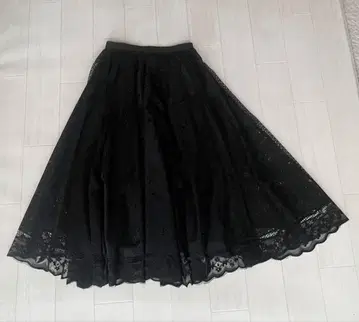블랙 플레어 레이스 스커트