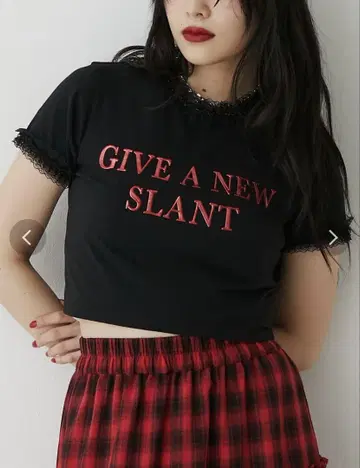 jouetie 메탈 로고 레이스 핏 T셔츠