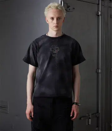 새상품 스컬 큐빅 디자인 t셔츠 grancy