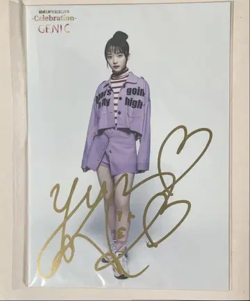 우이 유라리 GENIC Celebration 사인