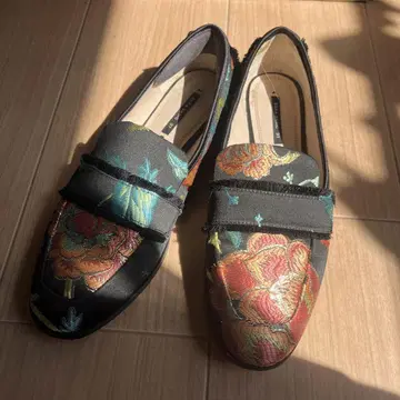 ZARA basic 플랫슈즈 꽃무늬 자수
