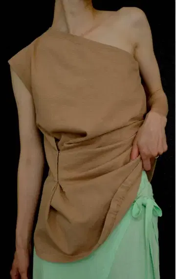 Little Suzie One Shoulder Sleeveless Top