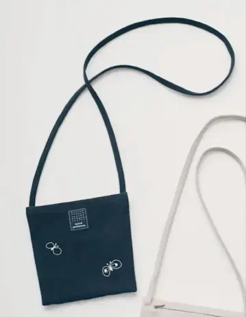 미나 페르호넨 choucho pocket bag