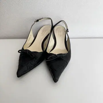 23cm 오데뜨 앤 오딜 블랙 백 스트랩 신발 새상품급 가죽