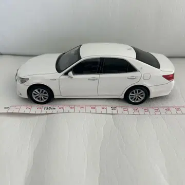 도요타 크라운 1/43 다이캐스트 모델 화이트