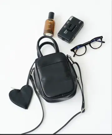 [새상품 택 포함] 하트 파우치 포함 멀티 웨이 BAG
