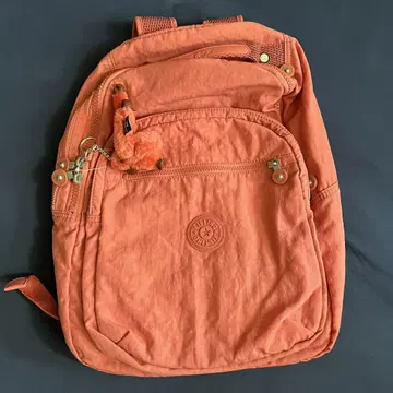 kipling 오렌지색 프론트 포켓 백팩