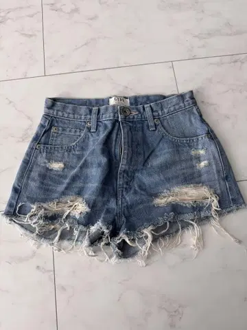 데미지 숏 데님 라이트 블루