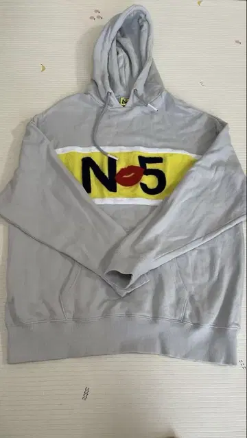 Nissy N5 후드티
