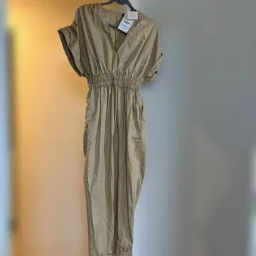 ZARA 베이지 V넥 올인원