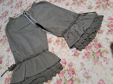 핑크하우스, 프릴 장식 그레이 계열 숏팬츠