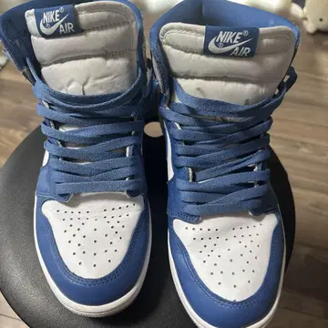 조던 1 True Blue