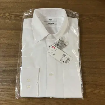 [미사용 새상품 택 포함] UNIQLO 슈퍼 논아이론 슬림 셔츠 긴팔 M