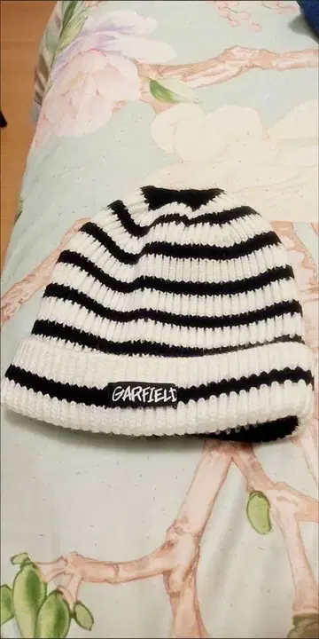 GARFIELD 스트라이프 니트 모자